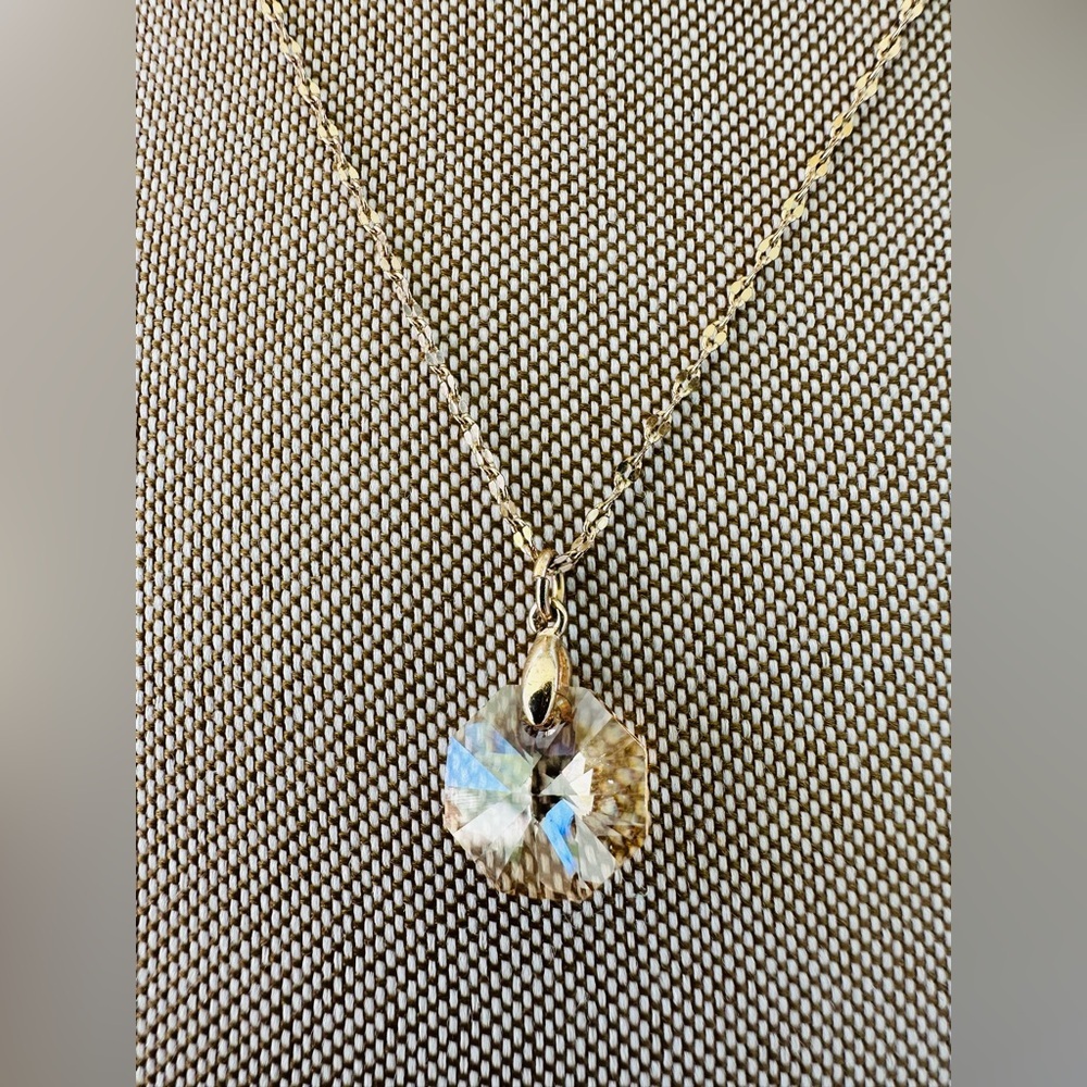 Elegant Gold Tone Necklace with Crystal Pendant Champagne/Light Amber - Picture 11 of 12